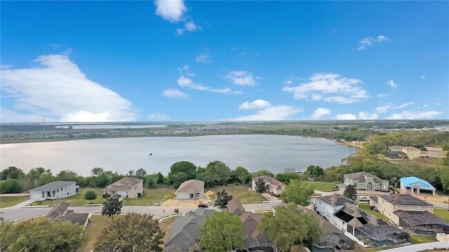 Building Photo - 544 Pineloch Dr