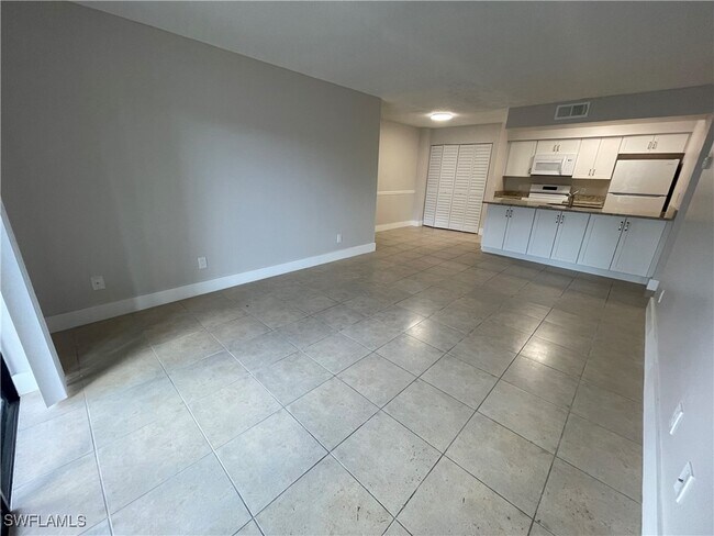 Primary Photo - 5323 Summerlin Rd