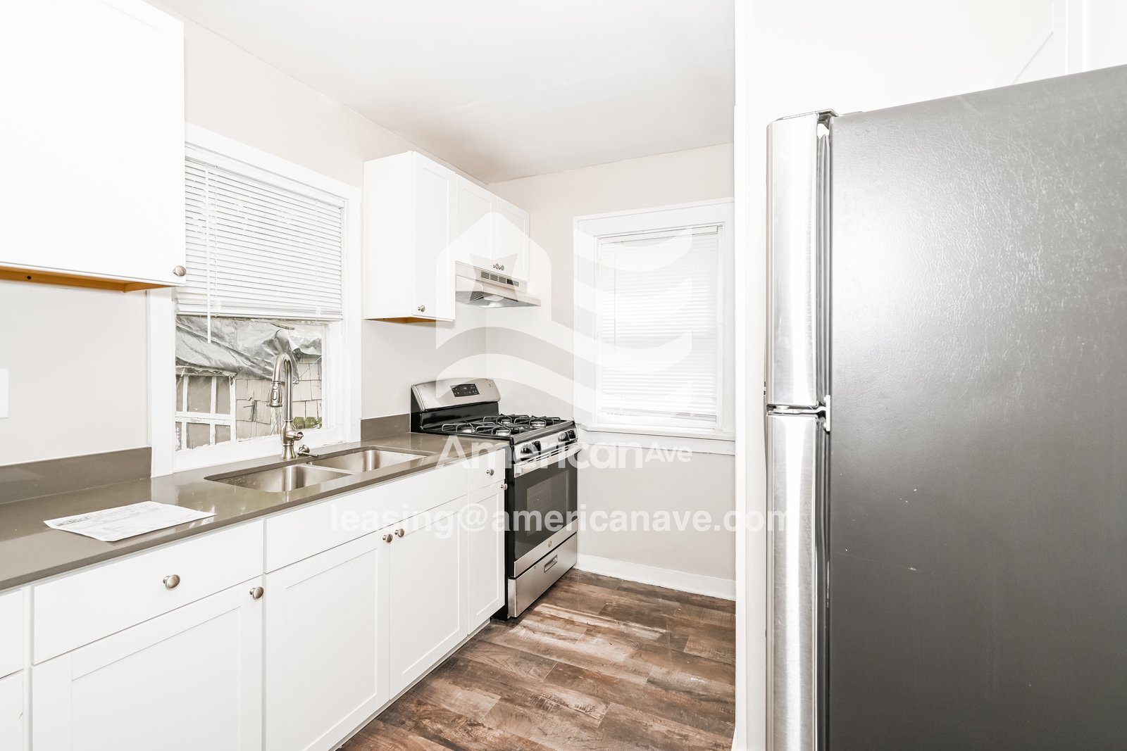 Building Photo - 2114 W Callender Ave