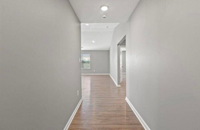 Building Photo - 225 Parker Pl