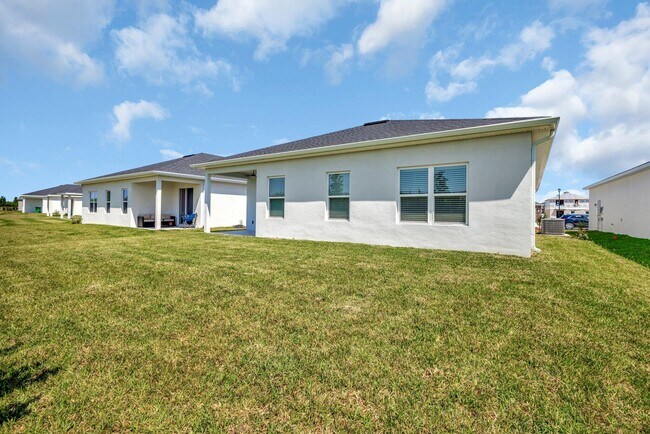 Building Photo - 12639 SW Forli Wy