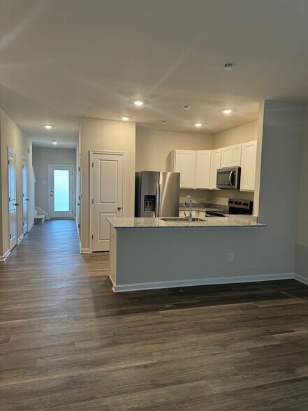 Building Photo - 121 Tigney Dr