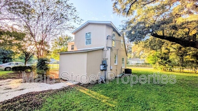 Building Photo - 3500 W Cervantes St