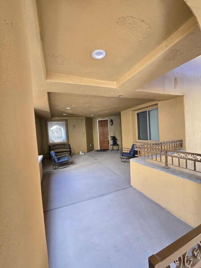 Building Photo - An Amazing Furnished 3 Bedroom Condo at La...
