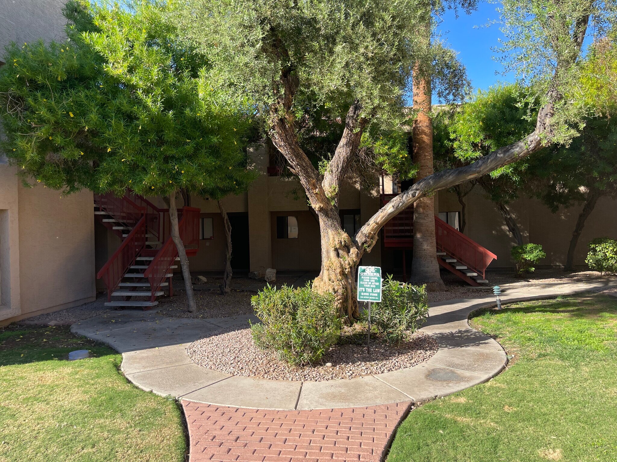 Building Photo - 3131 W Cochise Dr