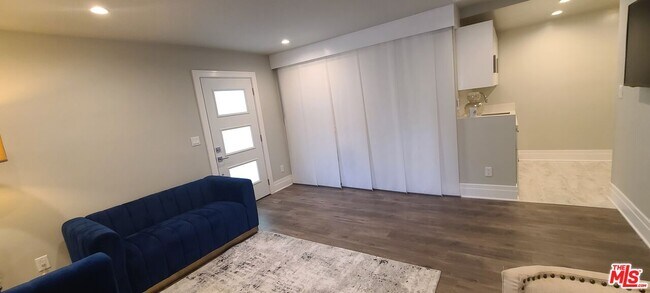 Building Photo - 1258-1258 Coldwater Canyon Dr