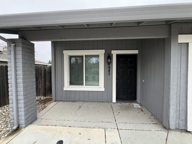 Building Photo - SAC T 4945