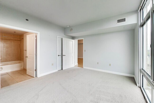 Building Photo - AMAZING LOCATION! This stunning 1bedroom/1.5bath