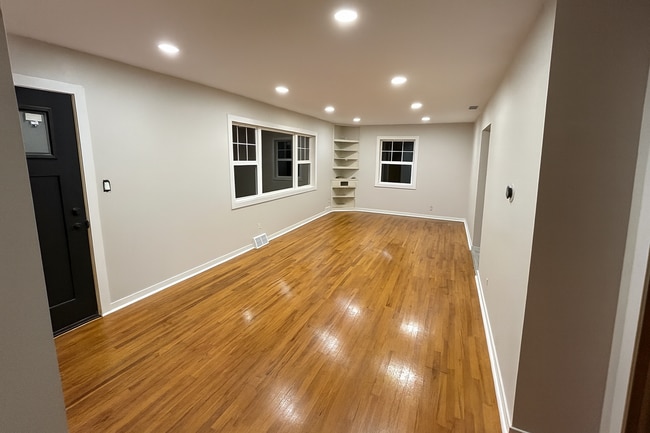 Building Photo - 1810 Logan St