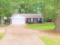 Building Photo - 411 Whitehouse Dr