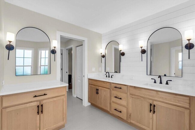 Building Photo - 5828 Sandy Pointe Dr