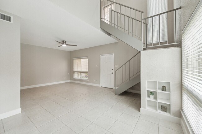 Building Photo - 1115 Augusta Dr