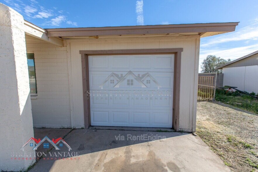 Building Photo - 11033 N Geronimo Dr