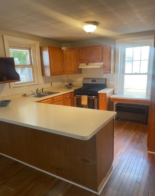 Building Photo - Beautiful 4 Bedroom, 1.5 Bath Colonial Style Home in Central York Schools!