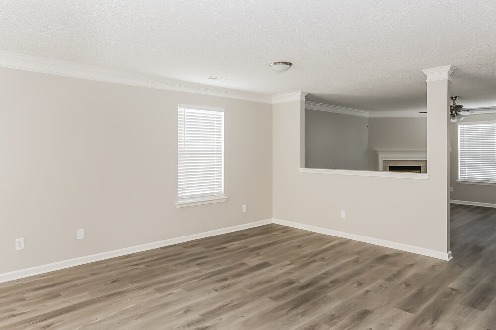 Building Photo - 9925 Aventide Ln