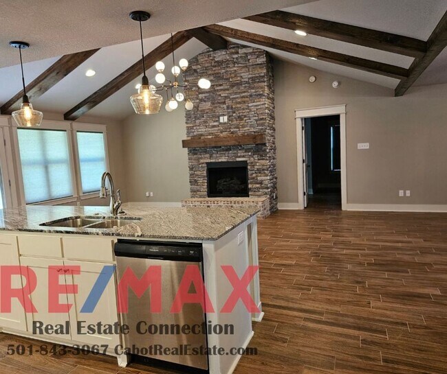 Building Photo - Sorry No Smoking and Pets Permitted with R...