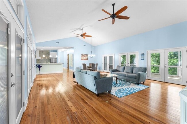 Building Photo - 6567 Tahiti Way