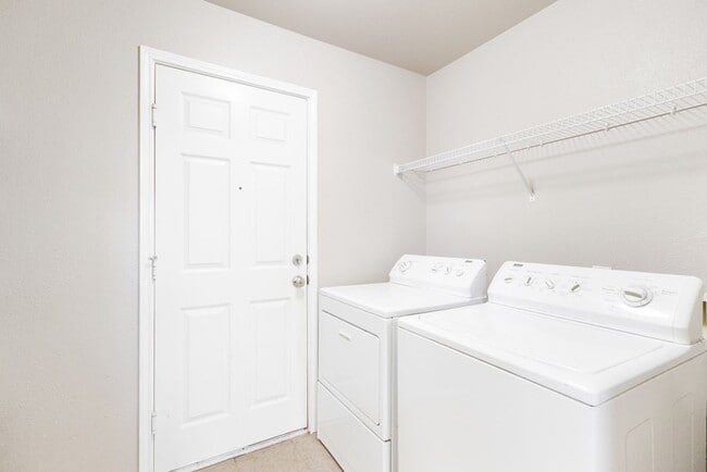 Building Photo - Well-Maintained 3-Bedroom Home – Ideal for Students & Professionals!