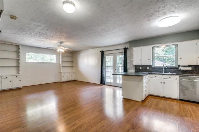Building Photo - 3 bedroom in Dallas TX 75218