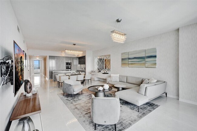 Building Photo - 18975 Collins Ave