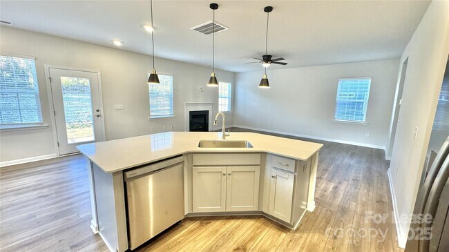 Building Photo - 1612 Swallow Tail Dr