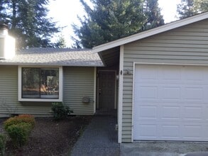 Building Photo - Convenient Gig Harbor Living, 2 Bedrooms, ...