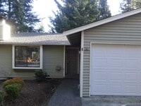 Building Photo - Convenient Gig Harbor Living, 2 Bedrooms, ...