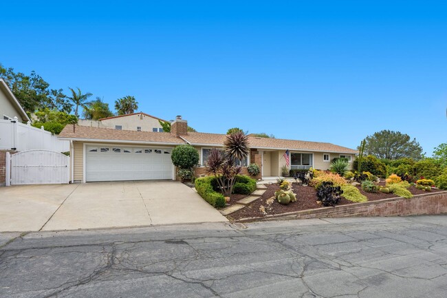 Primary Photo - Charming 3 Bedroom 2 Bathroom Home in La M...
