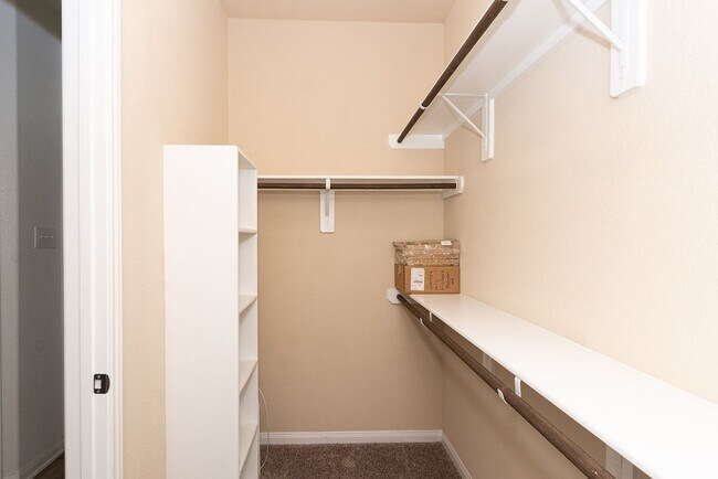 Building Photo - 14657 E Pine Heart Dr