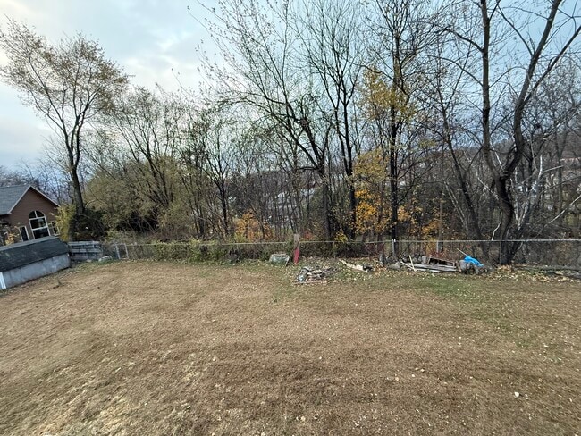 Building Photo - 10 Griffith St