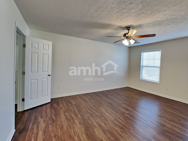 Building Photo - 2238 Antoinette Way