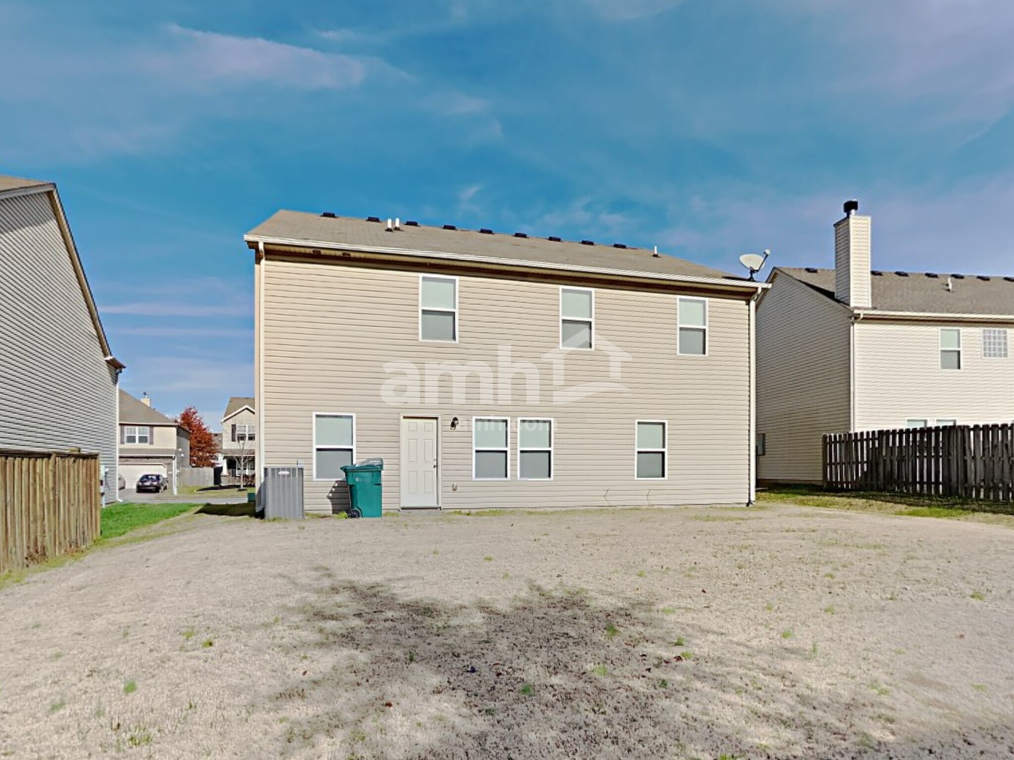 Building Photo - 702 White Oak Dr