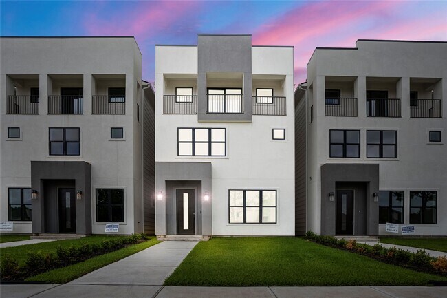 Primary Photo - 15000 S Richmond Ave