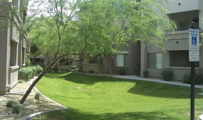 Building Photo - 18416 N Cave Creek Rd