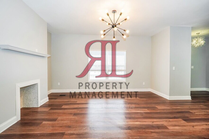 Building Photo - 858 S Ohio Ave