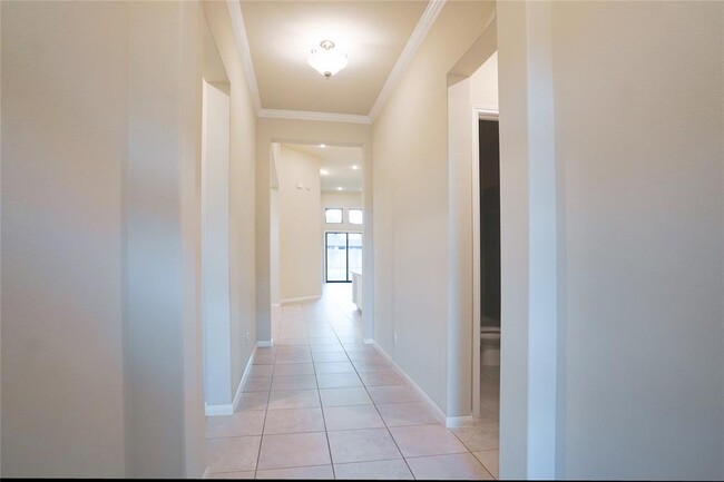 Building Photo - 29034 Canyon Oak Dr