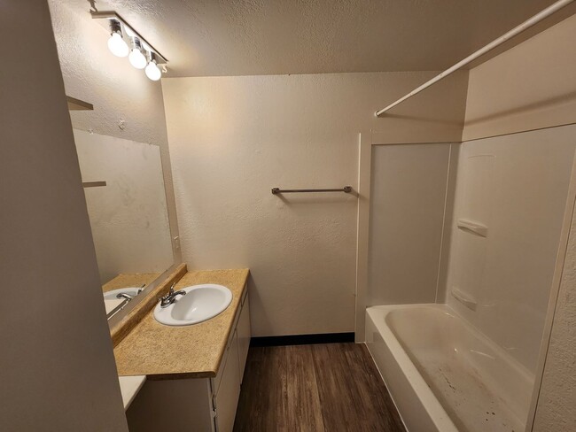 Building Photo - 116 Delaware Ave