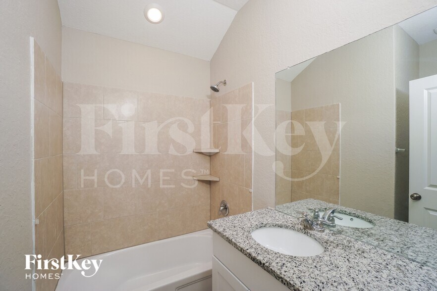 Building Photo - 1252 Treehouse Ln