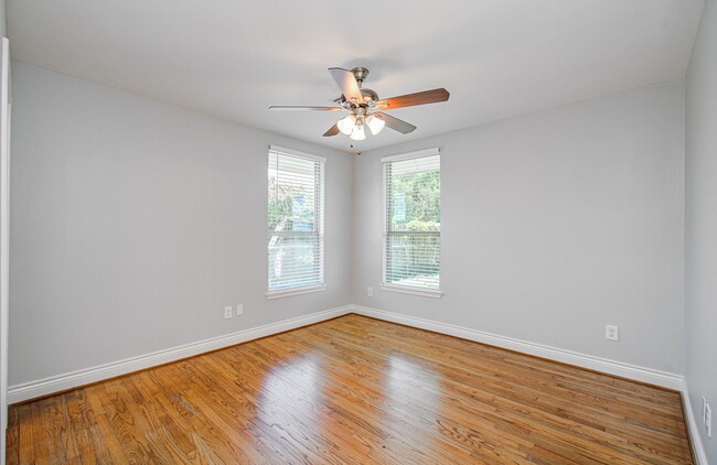 Building Photo - 1417 Longhorn Dr
