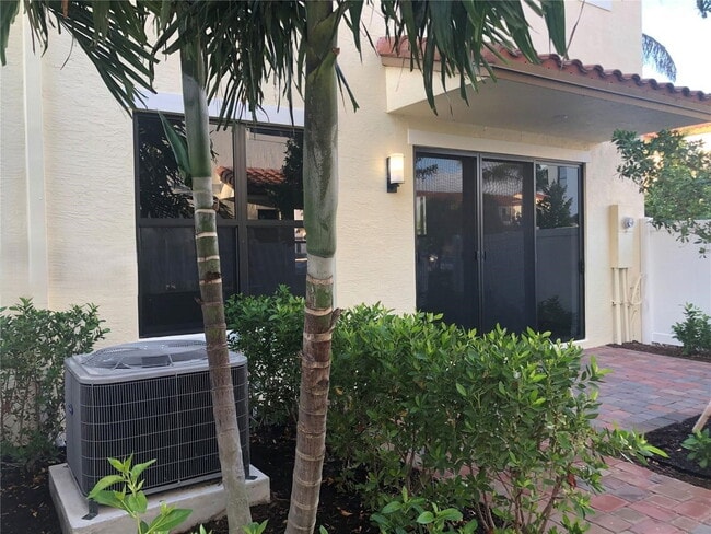 Building Photo - 20901 NW 1st Dr