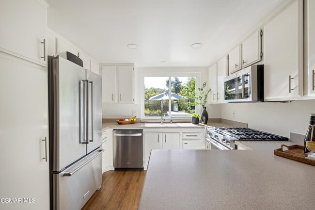 Building Photo - 1501 Valecroft Ave