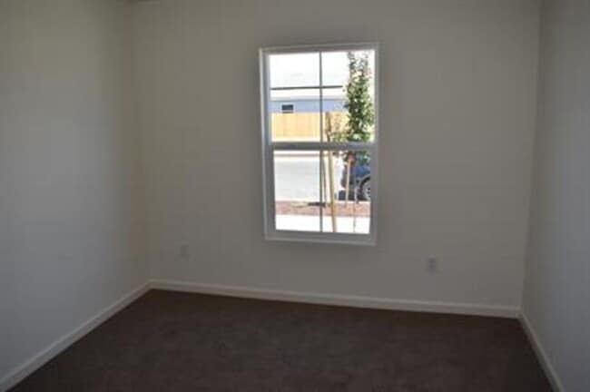 Building Photo - 4543 Iris Ct