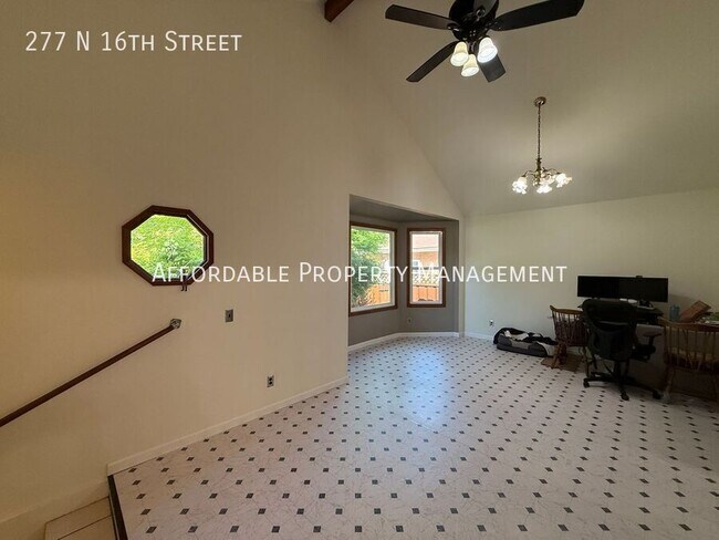 Building Photo - 277 N 16th St