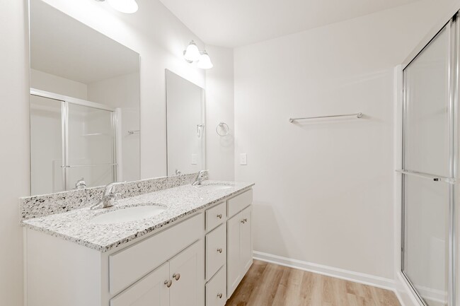 Building Photo - Like-New 4 Bedroom Home in Boulder Ridge –...