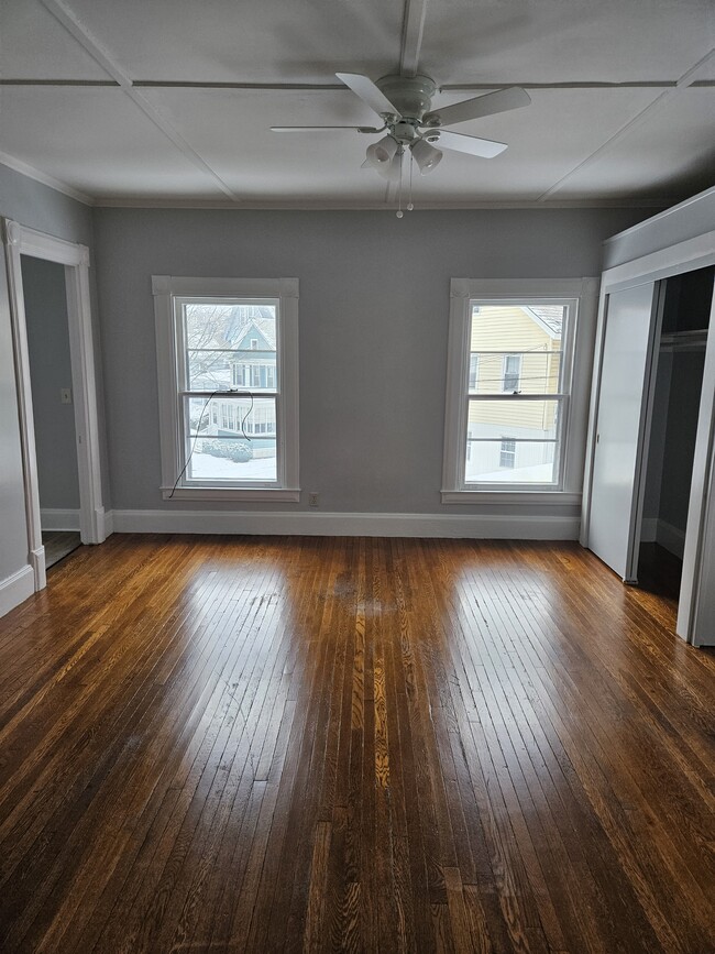 Main living space with large closet - 18 Spring St