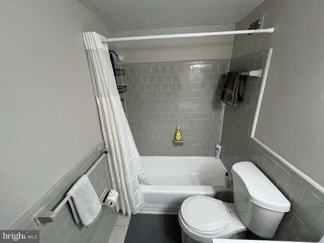 Building Photo - 4410 Oglethorpe St