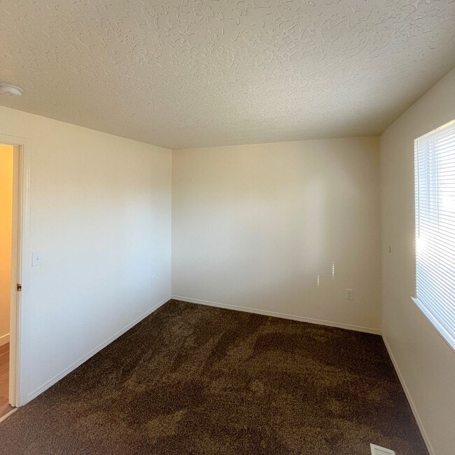 Building Photo - 3185 S Apple St