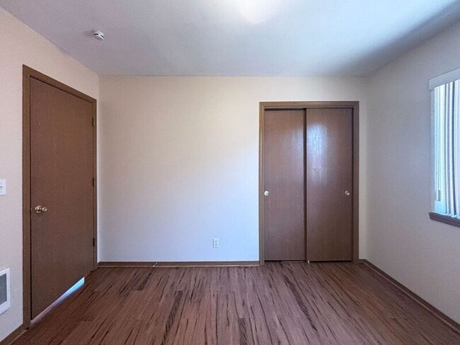 Building Photo - 882 Smith St