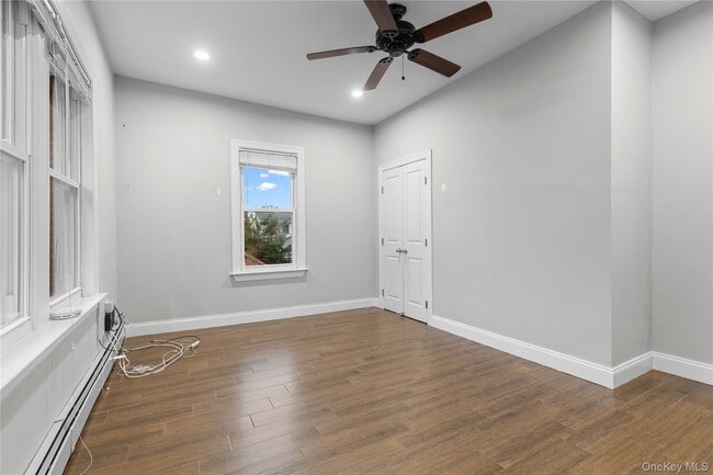 Building Photo - 148 W Walnut St