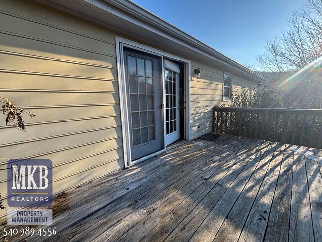 Building Photo - Lovely Ranch in South Roanoke